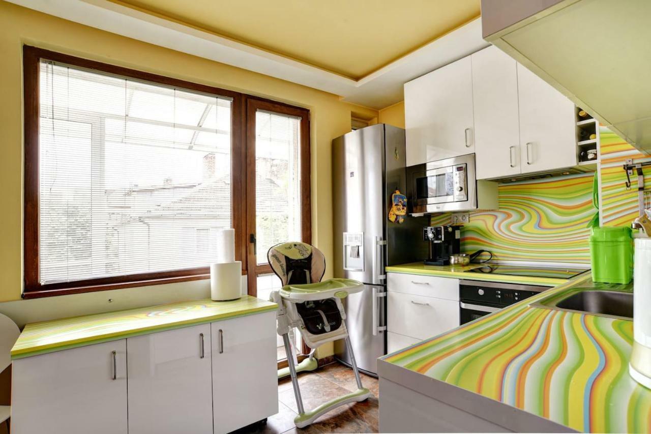 Spacious And Stylish Apartment In The Heart Of Sofia Plus Parking Exterior photo