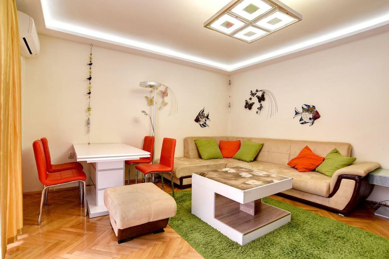 Spacious And Stylish Apartment In The Heart Of Sofia Plus Parking Exterior photo